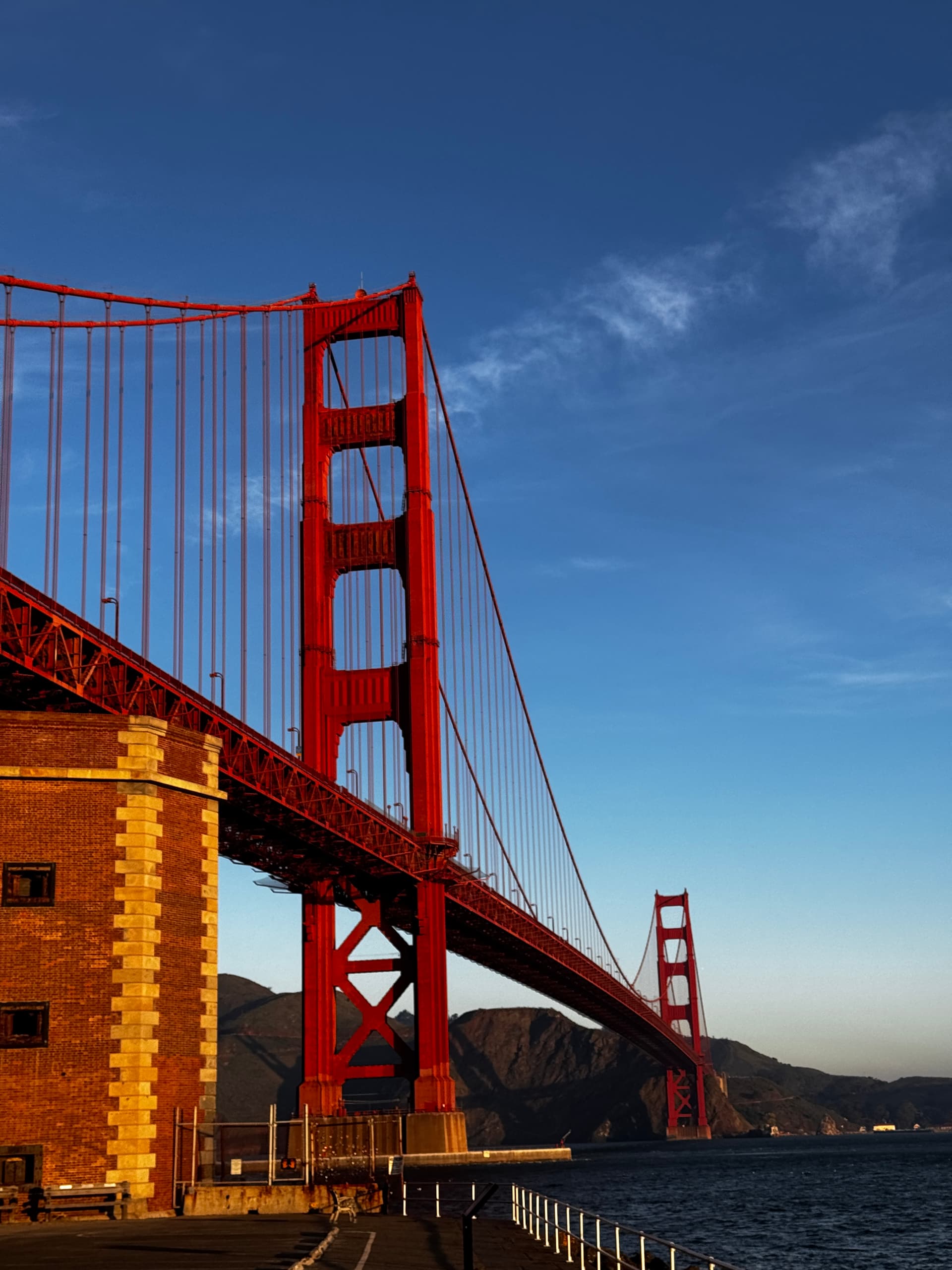 San Francisco Golden Gate bridge on a sunny day.